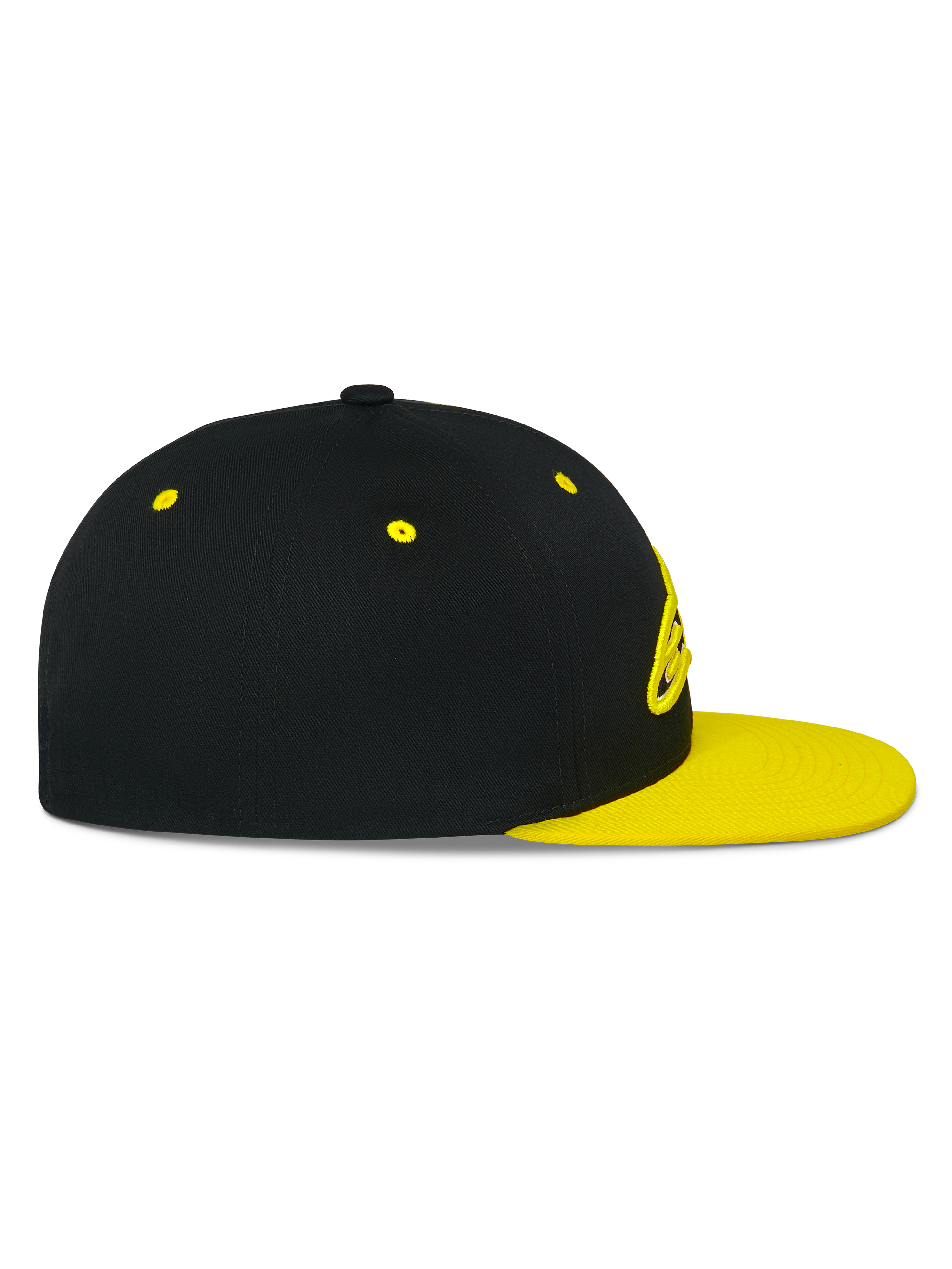 Casquette Snapback Alpinestars Thickness, vue de profil, couronne noire avec visière plate et œillets jaune haute visibilité, logo brodé en 3D à l'avant, couvre-chef décontracté inspiré du sport automobile