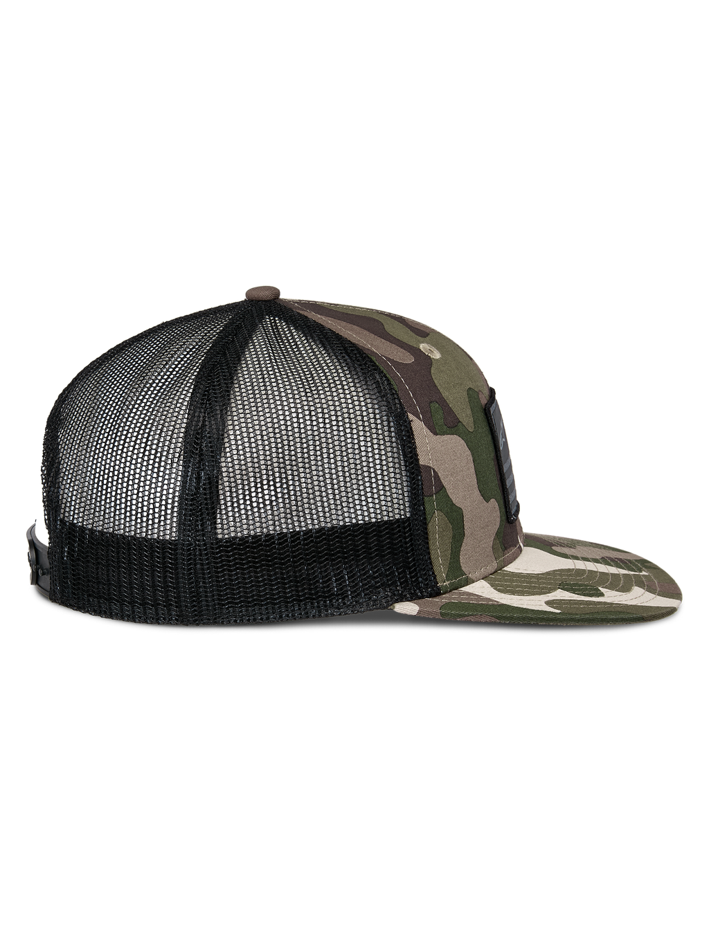 Alpinestars Flag Flat Trucker pet, groene camouflage en zwart, zijprofiel met platte camouflageklep, gestructureerde voorkant en ademende zwarte mesh achterzijde, snapback-sluiting, casual motorsport-hoofddeksel