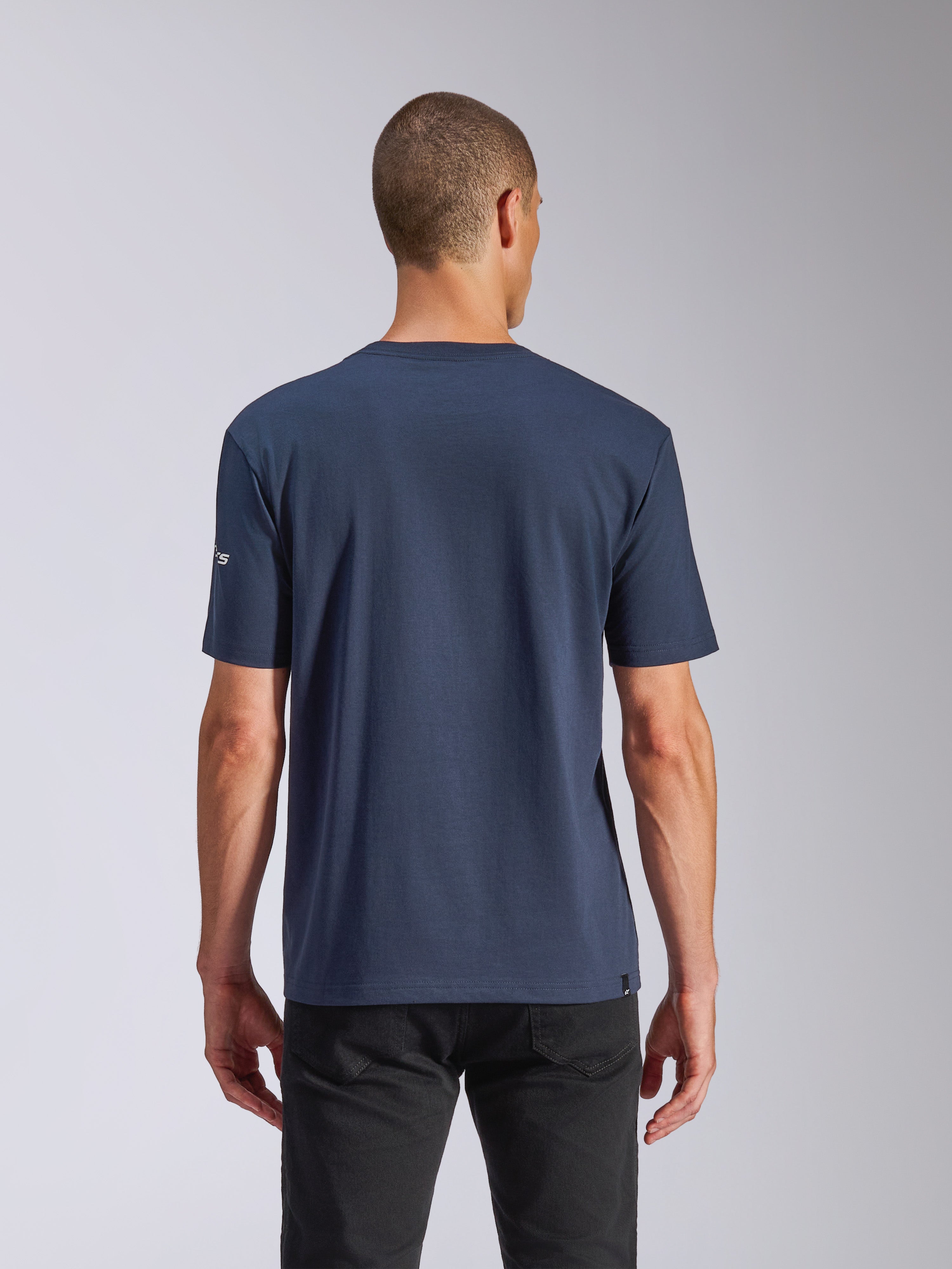 Alpinestars Frontal CSF Tee, T-shirt met korte mouwen, navy, achteraanzicht op model met zwarte broek, casual performance sportkleding