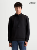 Alpinestars Sweat Half-Zip Apera, sweat casual sportswear noir, vue de face porté par un modèle avec fermeture demi-zippée et poche kangourou