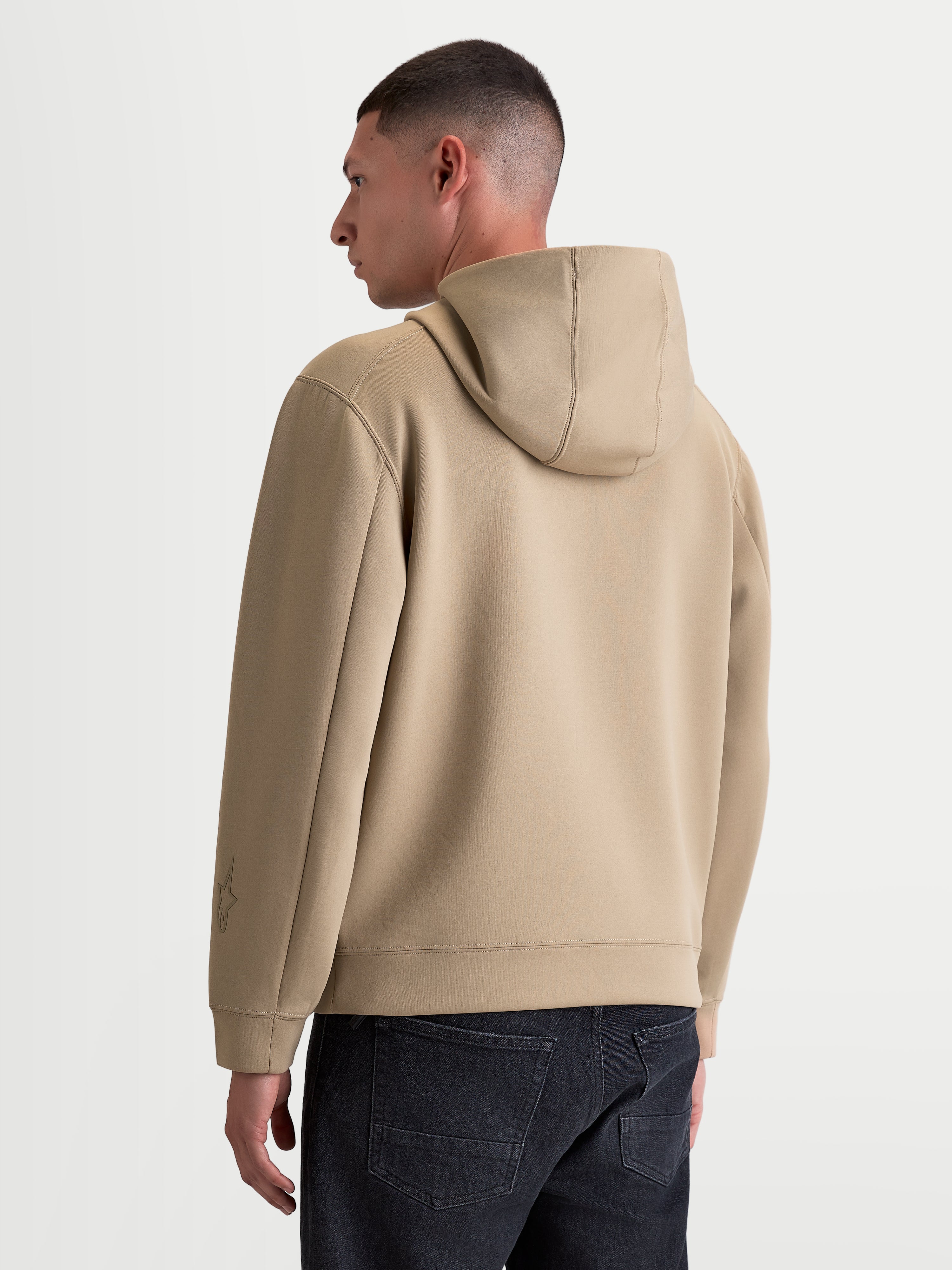 Alpinestars Sweat à capuche Datrix, sweat à capuche sportswear pour homme, marron, polaire double face avec capuche doublée en mesh et marquage ton sur ton, vue de dos sur modèle