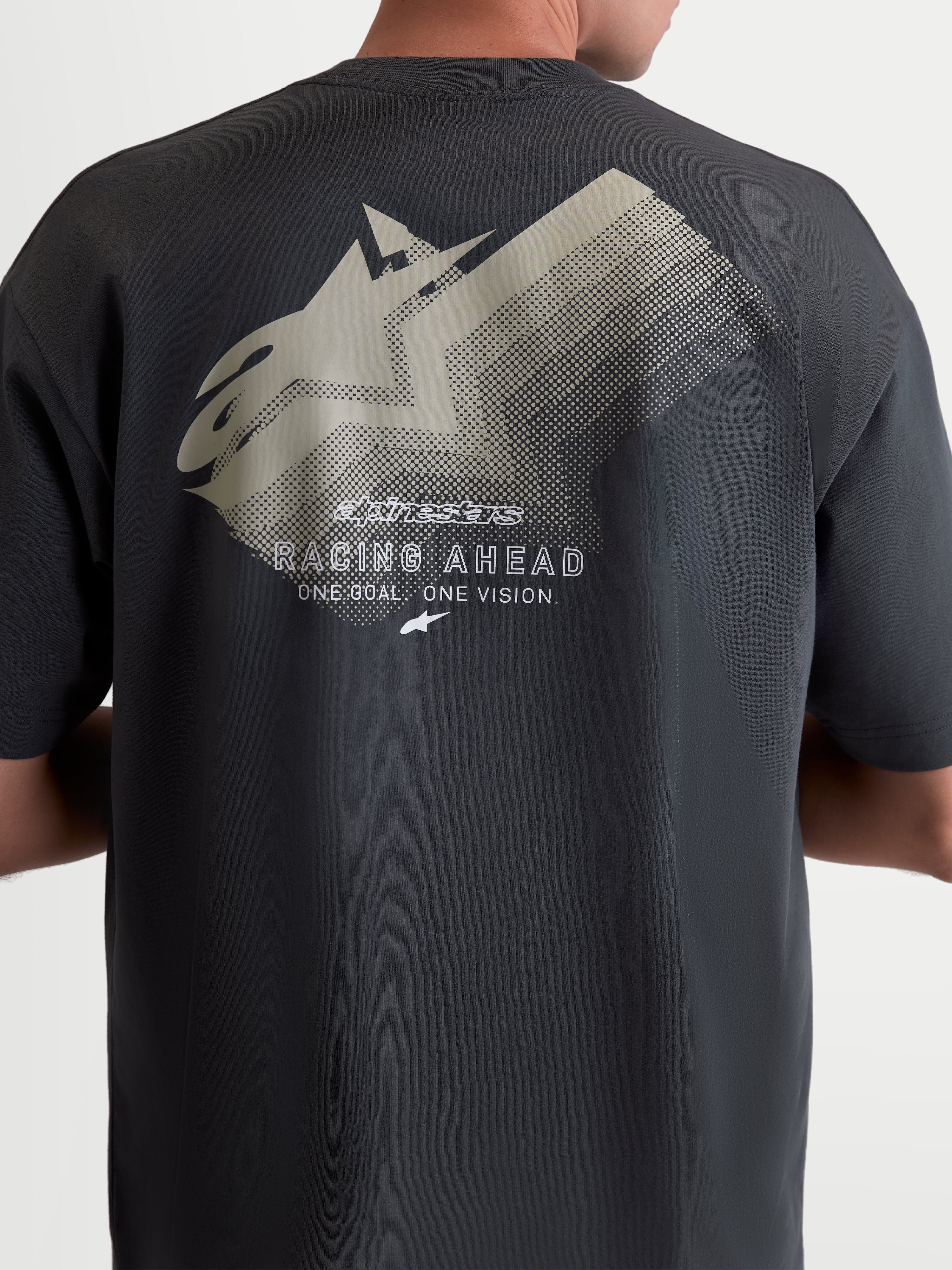 Alpinestars Ghost Oversized CSF, t-shirt à manches courtes unisexe, gris anthracite, vue de dos montrant un grand graphique logo Astars avec effet dégradé, coupe oversized décontractée, style sportswear.