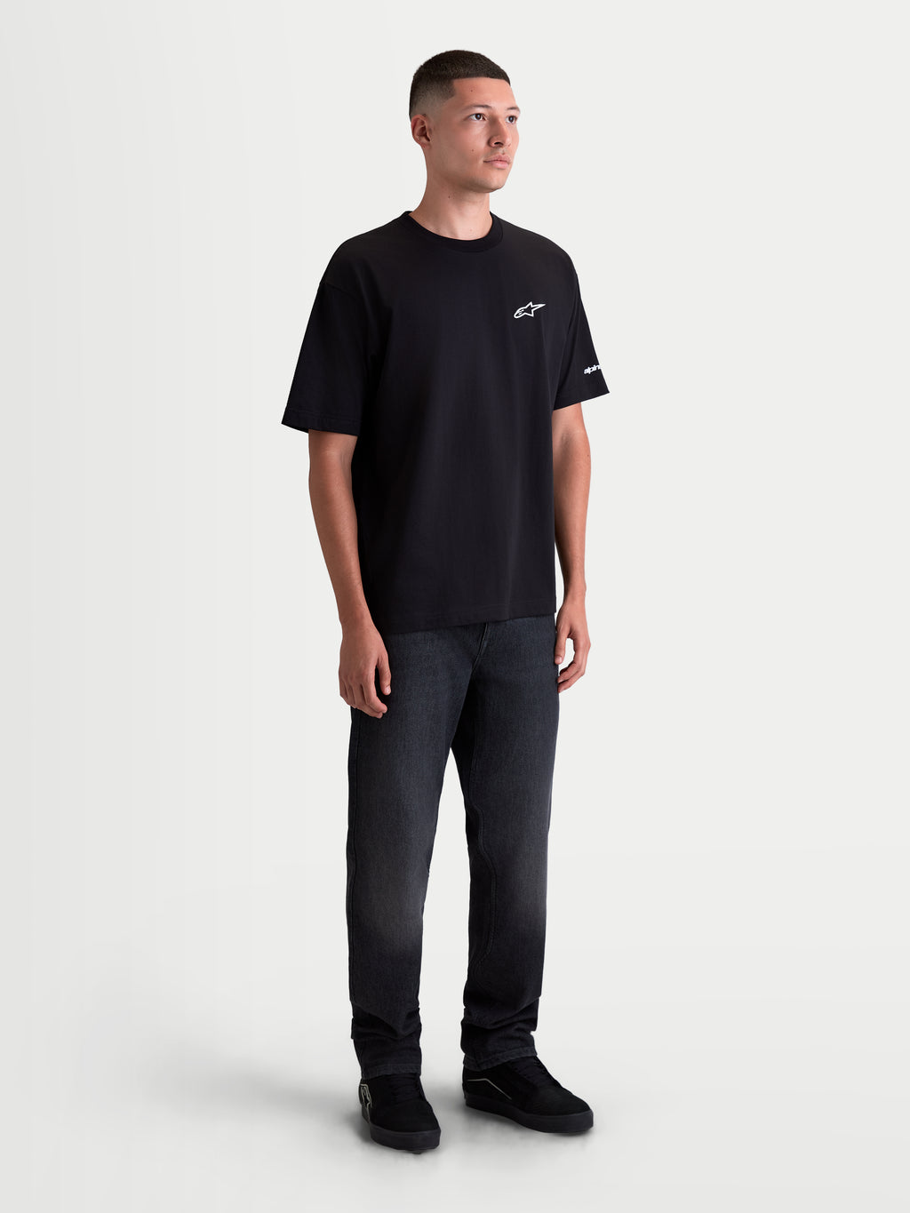 Alpinestars Mandate Oversized CSF, t-shirt à manches courtes pour homme, noir avec logo Astars blanc en impression puff sur la poitrine, coupe ample et décontractée, style sportswear