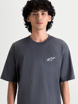 Alpinestars Mandate Oversized CSF, t-shirt sportswear à manches courtes pour homme, gris anthracite avec logo Astars blanc en relief sur la poitrine, coupe oversize décontractée