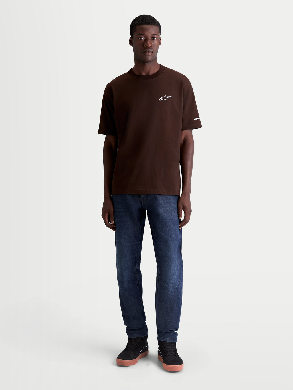 Alpinestars Mandate Oversized CSF T-shirt met korte mouwen voor heren, bruin met een wit puff-print Astars-logo op de borst, oversized pasvorm, katoen-polyester mix, casual sportswear lifestyle kleding.