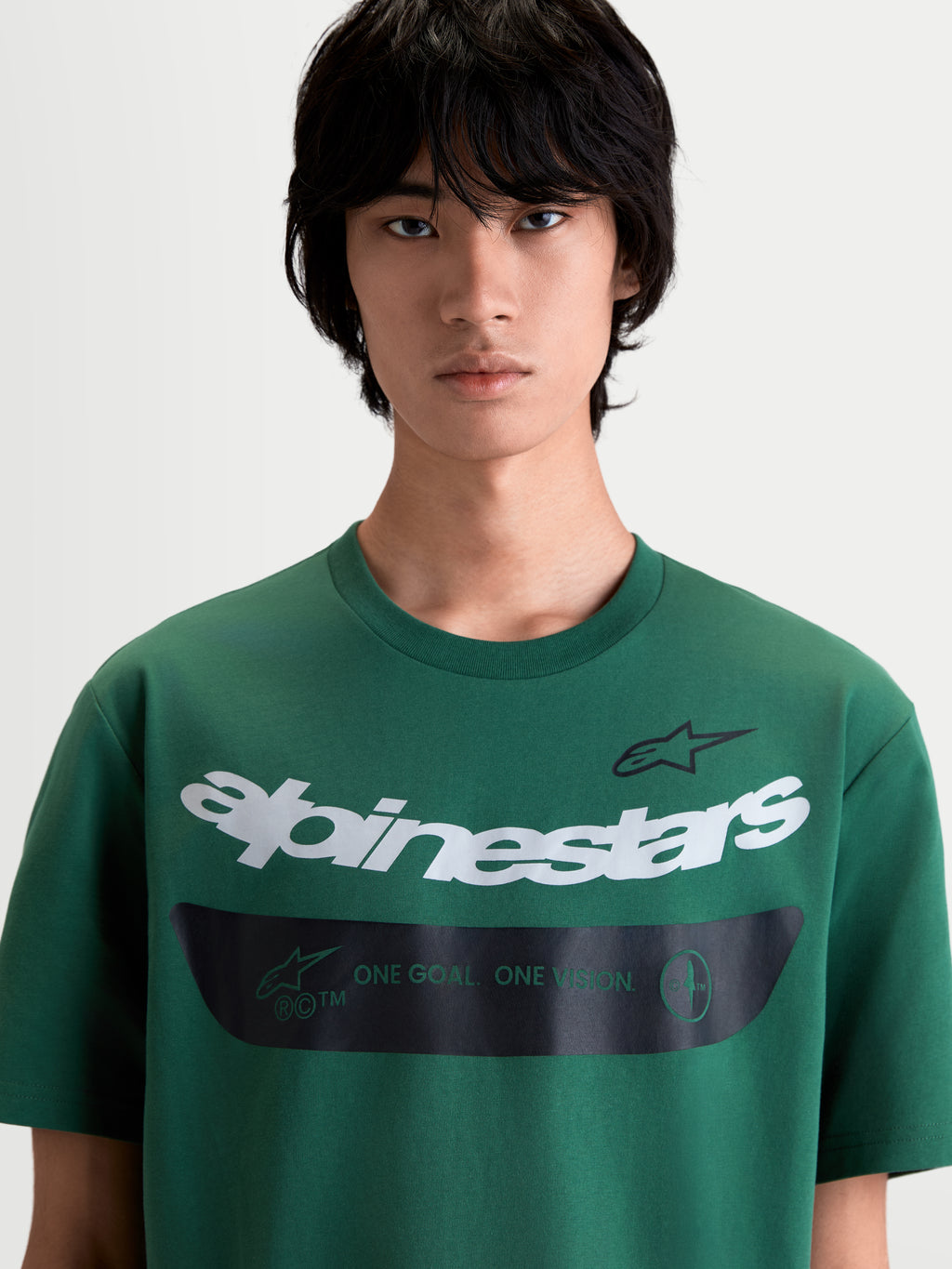 Alpinestars T-Shirt Singular CSF, t-shirt à manches courtes pour homme, vert, graphique Alpinestars blanc courbé et bande noire avec la devise One Goal One Vision, style sportswear motorsport