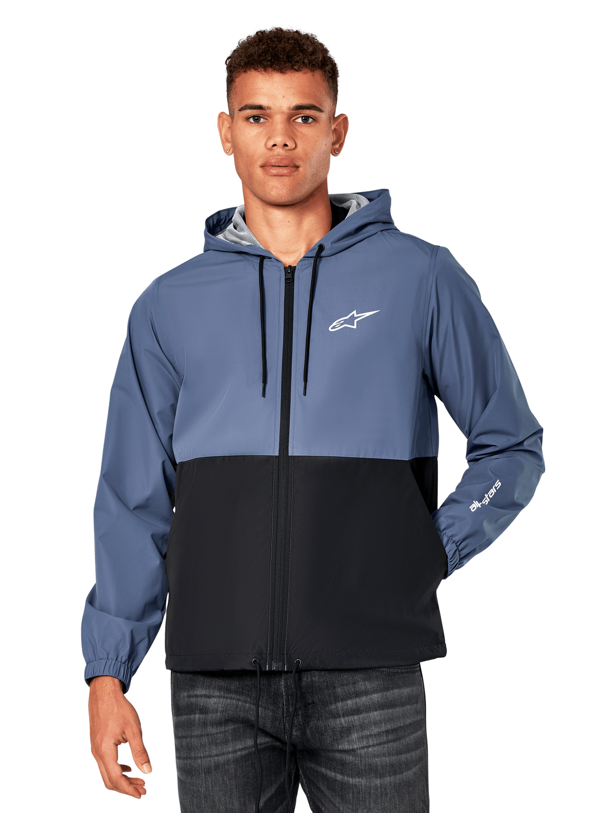 Alpinestars Speeder Windbreaker Jacke, lässiger Windbreaker mit Kapuze, Design in Schieferblau und Schwarz, weißes Astar-Logo auf der Brust und Branding am Ärmel, Frontreißverschluss, Kapuze mit Kordelzug und leichtes Mesh-Futter