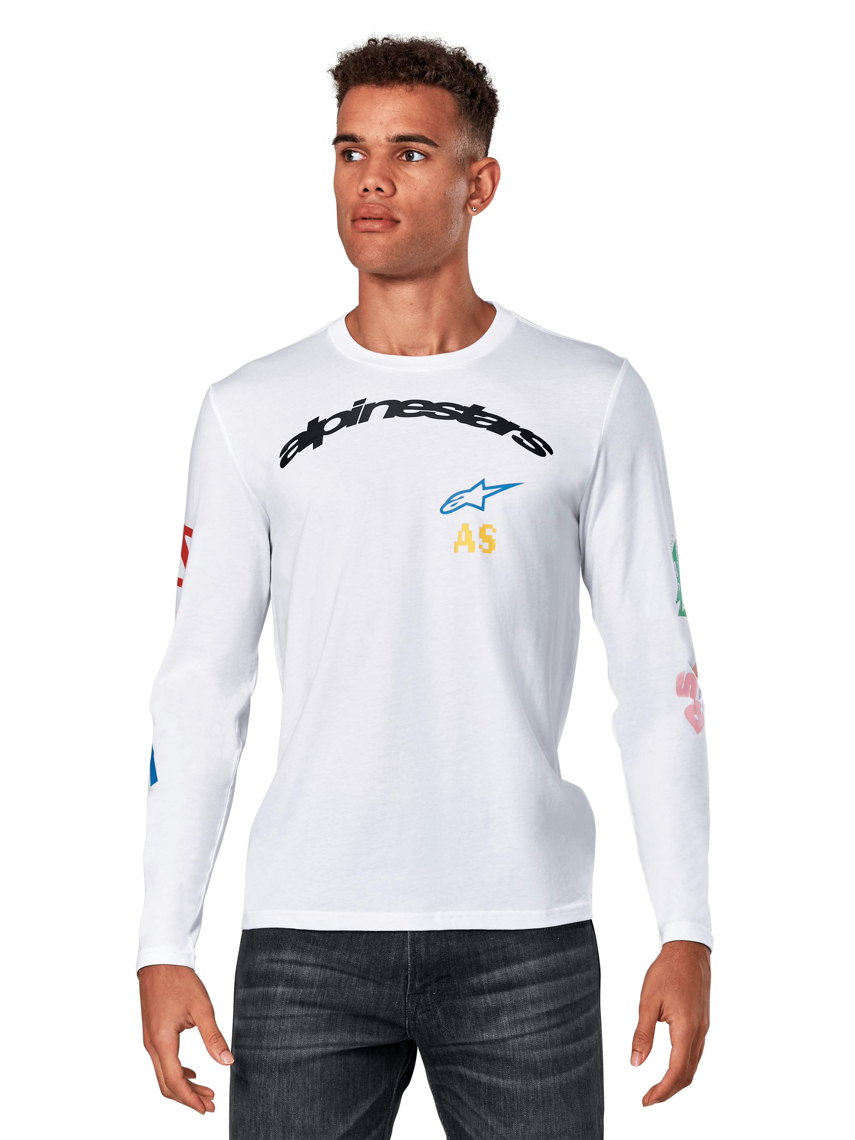 Alpinestars Brundo CSF longsleeve shirt, wit, boogvormig zwart Alpinestars-logo met blauwe ster en gele AS-initialen, kleurrijke grafische prints op de mouwen, casual motorsport streetwear voor heren