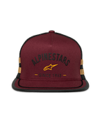Alpinestars Backline Trucker Hat, Snapback mit flachem Schirm, ziegelrote Twill-Vorderseite mit schwarzer Mesh-Rückseite, senfgelbes Logo und Seitenstreifen, strukturierte Krone mit Soutache-Besatz am Schirm, lässige Motorsport-Streetwear