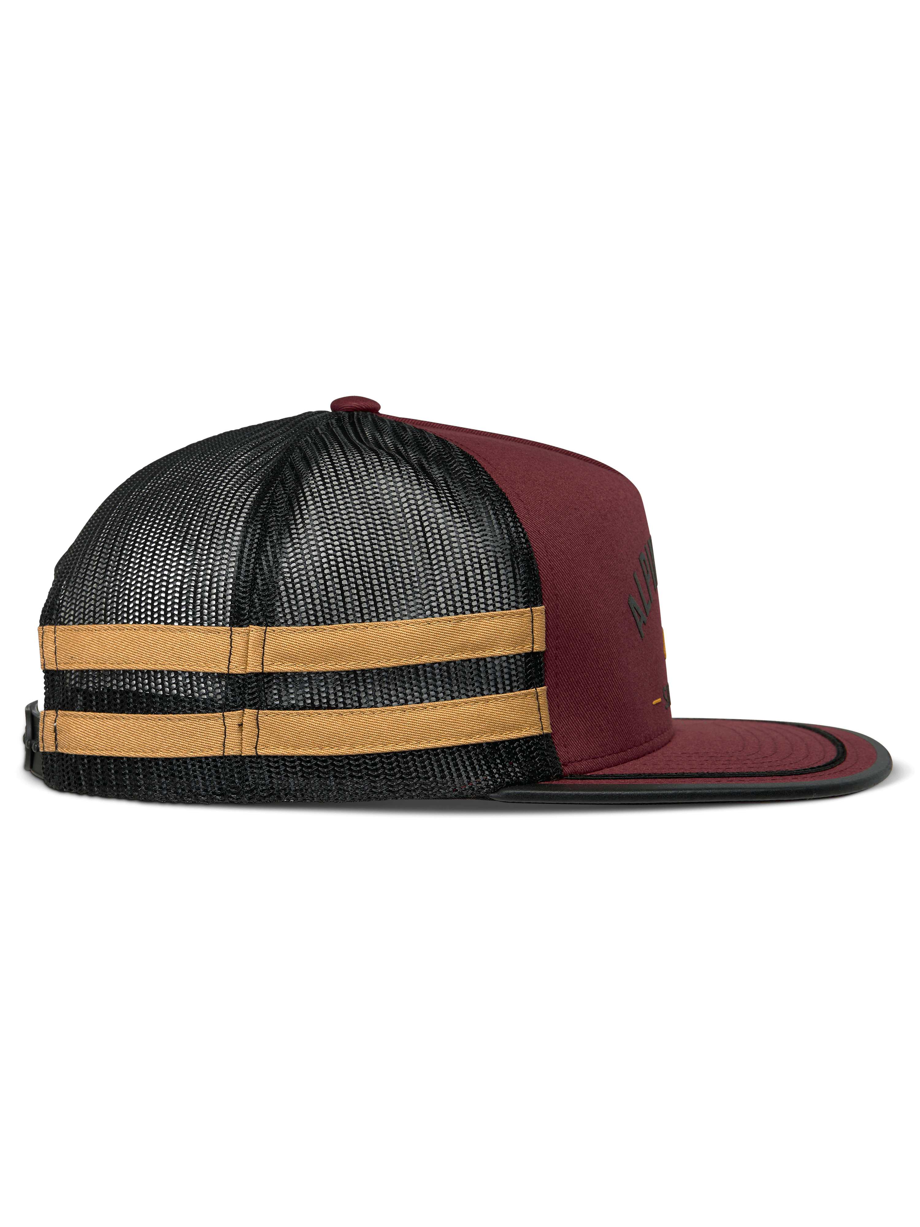Alpinestars Backline Trucker Mütze, Brick, Schwarz und Senfgelb, Seitenansicht, dunkelrote Twill-Vorderseite mit schwarzem Mesh-Rücken und gelben Seitenstreifen, flacher Schirm mit schwarzem Soutache-Besatz, lässige vom Motorsport inspirierte Kopfbedeckung