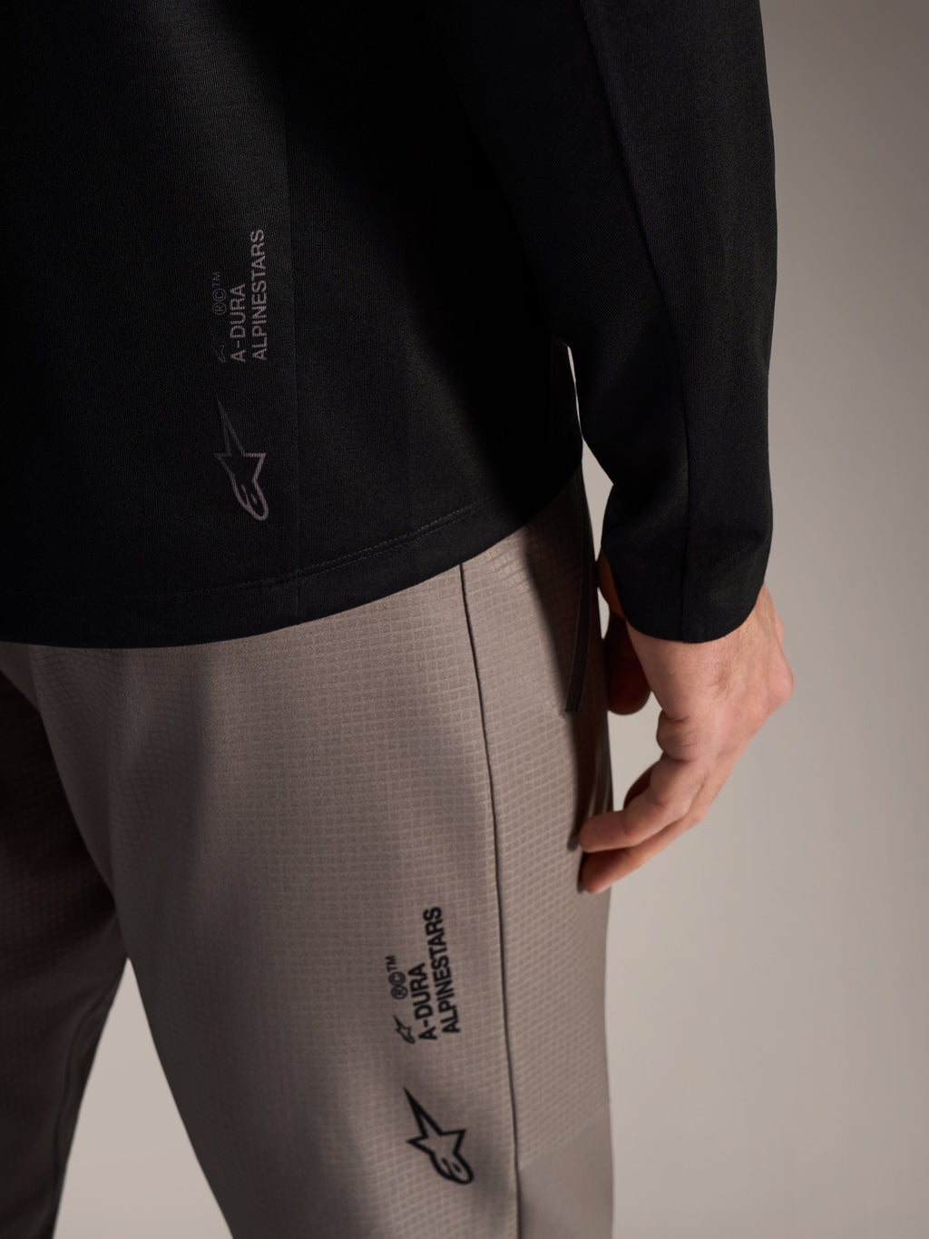 Maillot manches longues A-Dura Elite 2.0 noir Alpinestars, tissu technique performant pour le VTT trail.