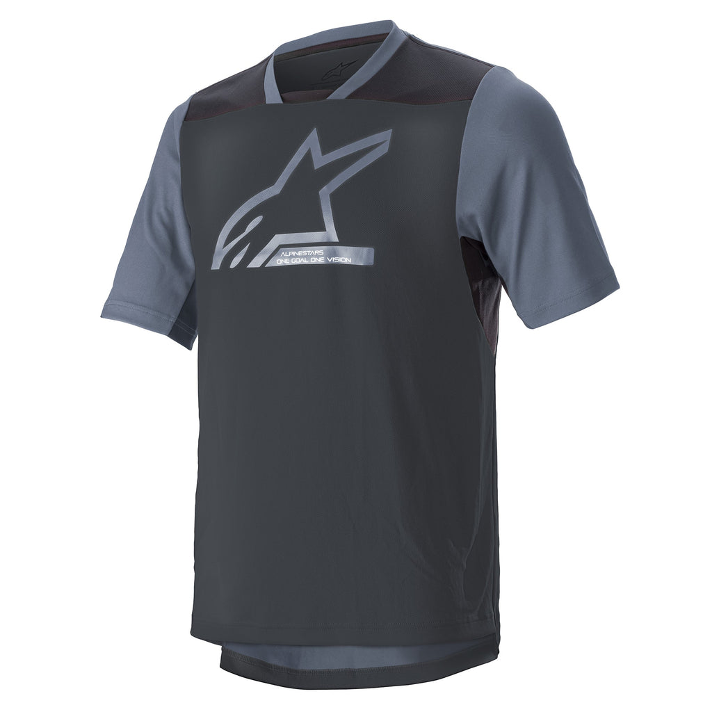 Alpinestars Drop 6 V2 Trikot – Kurzarm, Grisaille Black, MTB-Trikot, technisches Poly-Gewebe mit dunkelgrauem Hauptteil und hellgrauen Ärmeln, großes silbernes Alpinestars-Logo auf der Brust, Mesh-Einsätze für Luftzirkulation, lockere Passform für den Offroad-Radsport