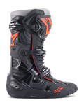 Alpinestars Tech 10 Stiefel, Motocross-Offroad-Rennstiefel, Schwarz und Rot Fluo, mit Drei-Schnallen-Verschlusssystem, konturierter TPU-Schutzschale, rotem Stern-Logo im Zehenbereich, Hochleistungskonstruktion für professionelles MX-Fahren