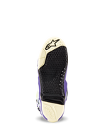 Alpinestars Tech 10 Dirt Studios® LE Stiefel, Sohlenansicht, Weiß, Lila und Schwarz, texturiertes Gripprofil mit austauschbarem Mitteleinsatz, Alpinestars-Logo an der Spitze, strapazierfähiges Sohlendesign für Motocross-Stiefel