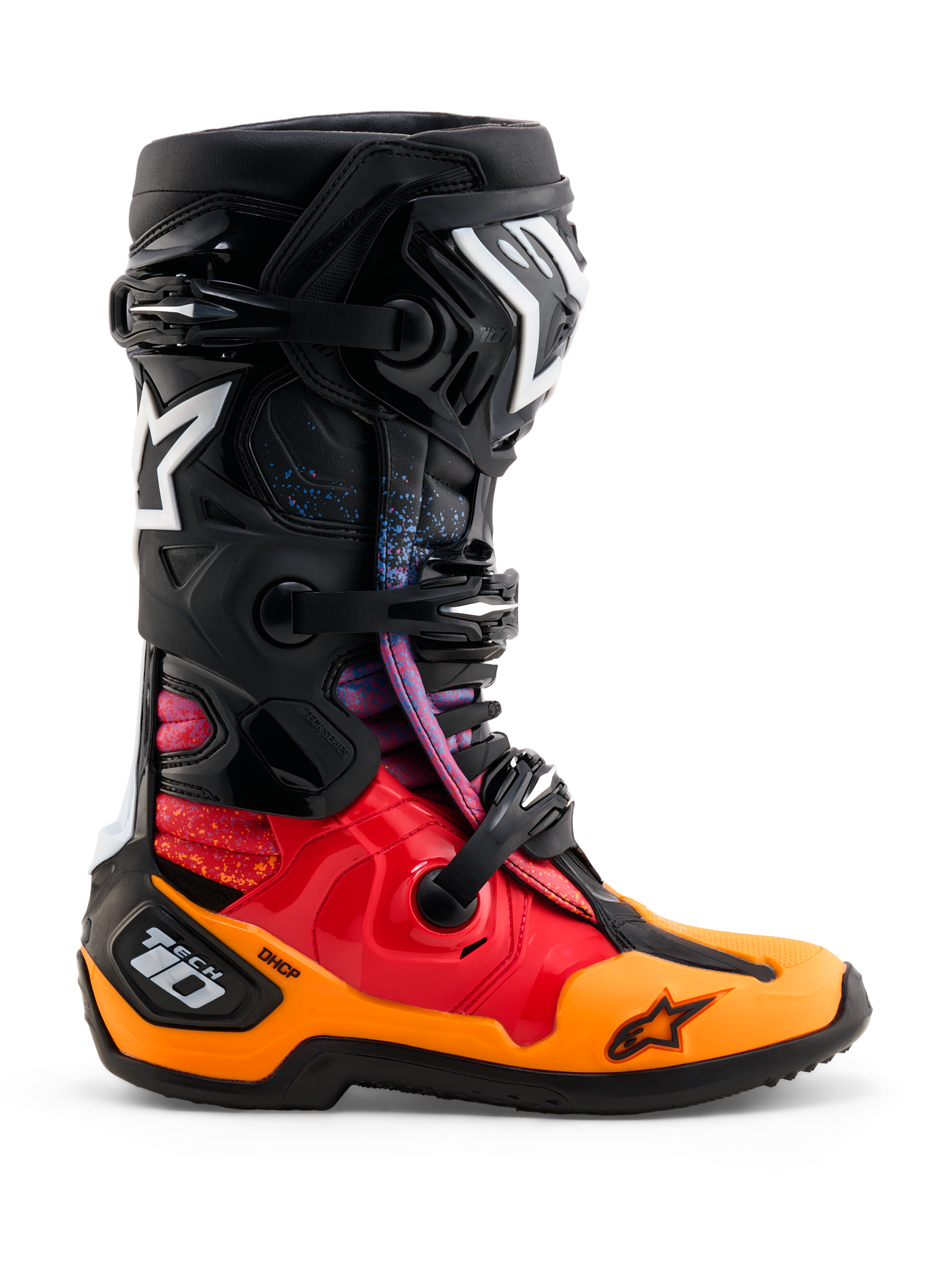 Alpinestars Tech 10 Édition Limitée Black Hole, bottes de motocross, coloris Black Burst avec dégradés rouge et orange et mouchetures bleues, logos étoiles Alpinestars blancs, système de fermeture à triple boucle, châssis de talon protecteur DHCP, vue latérale