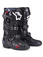 Alpinestars Tech 10 Enduro-Stiefel, Motocross-Stiefel, Schwarz mit weißem Schienbein-Logo und kleinem roten Stern-Detail, mit dreifachem Schnallenverschlusssystem, strapazierfähiger TPU-Verstärkung und spezieller Enduro-Sohle für Offroad-Rennen