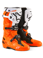 Alpinestars Tech 10 Enduro Stiefel, Motocross- und Enduro-Stiefel, Fluorange, Schwarz und Weiß, mit dreifachem Schnallenverschlusssystem, weißen Schienbeinplatten mit schwarzem Alpinestars-Logo und robusten Doppelverbundsohlen, schützendes Offroad-Schuhwerk