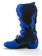 Alpinestars Yamaha Tech 7 laarzen, motorcrosslaarzen, blauw en zwart, voorzien van een groot zwart Yamaha-logo op het binnenste mediale paneel, TPU-bescherming en een robuuste zool voor off-road prestaties