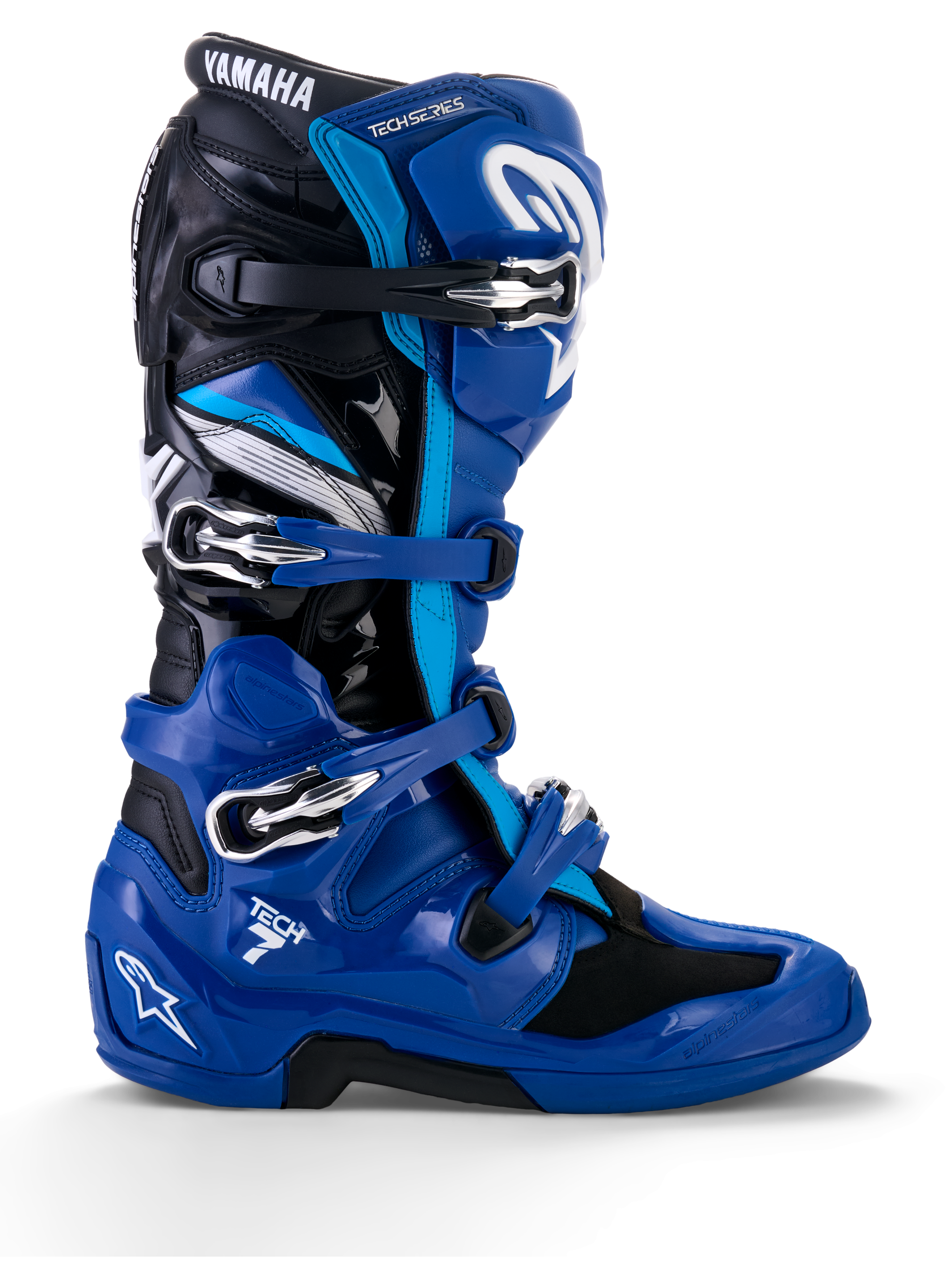 Alpinestars Yamaha Tech 7 motorlaarzen, motocross racing laarzen, blauw met zwarte en witte accenten, zijprofiel met vier verstelbare gespen, versterkte TPU-bescherming op de scheen en hiel, opvallende Yamaha-branding en een robuuste zool voor off-road prestaties