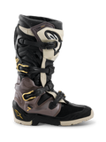 Alpinestars 2026 Tech 7 Enduro Drystar® Stiefel, Motocross- und Enduro-Stiefel, Schwarz, Dunkelgrau und Gold, mit einem Mehrfach-Schnallenverschlusssystem mit goldenen Akzenten, robuster Dual-Compound-Sohle und strapazierfähigen TPU-Schutzpaneelen, professionelles Offroad-Schuhwerk