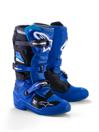 Alpinestars Yamaha Youth Tech 7S Boots, motorcrosslaarzen, blauw, zwart en wit, voorzien van een sluitingssysteem met meerdere gespen, TPU-beschermende schaal en witte Alpinestars-logo's met Yamaha-branding op de schacht