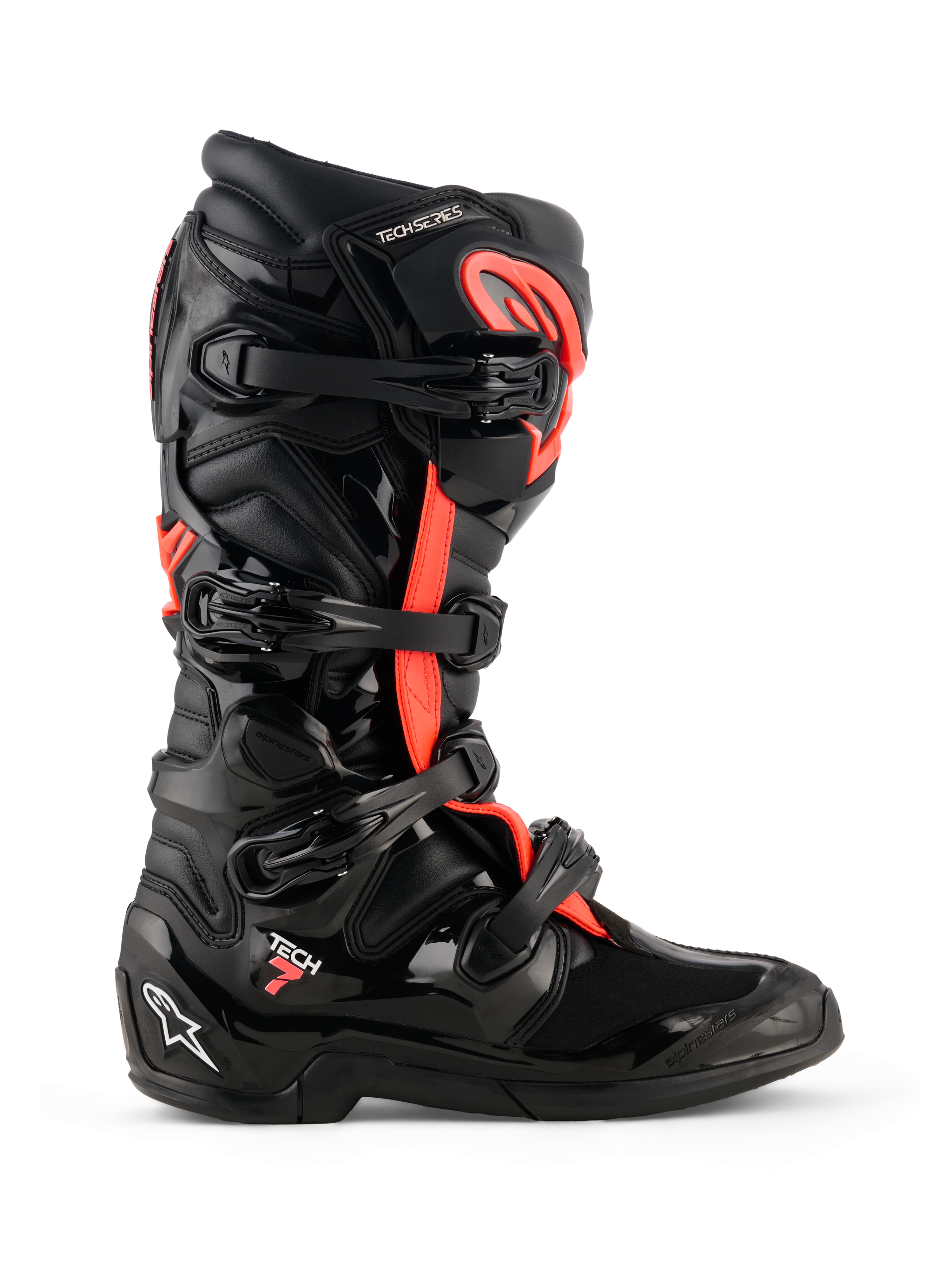 Bottes Alpinestars Tech 7, bottes de motocross, noir et rouge fluo, vue de profil, dotées d'un système de fermeture à quatre boucles, coque de protection en TPU avec marquage « Tech 7 » et logo Astars blanc sur le talon, chaussures de course tout-terrain durables.