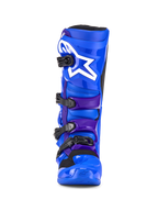 Alpinestars Tech 7 laarzen, motorcrosslaarzen, blauw en paars, met een wit sterlogo op de scheenplaat, sluitsysteem met vier gespen en versterkte TPU-constructie voor off-road racen, vooraanzicht