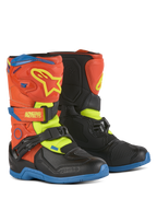 Alpinestars Kids Tech 3S Boots, bottes de motocross, orange fluo, bleu émail et jaune fluo avec noir, dotées de fermetures à boucles et crochets, d'une plaque de tibia en TPU et de semelles en caoutchouc durables pour la conduite tout-terrain des jeunes.
