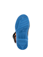 Bottes Alpinestars Kids Tech 3S, bottes de motocross, vue de la semelle Bleu Enamel, semelle extérieure en caoutchouc à haute adhérence avec motifs texturés, logo étoile et lettrage Alpinestars embossés, design tout-terrain durable