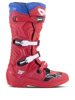 Alpinestars Tech 5 laarzen, motocross racelaarzen, felrood en alpine blauw, zijprofiel met sluitsysteem met vier gespen, versterkte neus met zwart paneel en wit logo, duurzaam microvezel chassis voor off-road bescherming