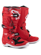 Alpinestars Youth Tech 7S, bottes de motocross pour enfant, rouge avec accents blancs et noirs, système de fermeture à trois boucles, logo Alpinestars blanc sur le tibia et semelle blanche durable