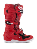Alpinestars Youth Tech 7S, bottes de motocross tout-terrain, rouge avec accents noirs et blancs, système de fermeture à boucles multiples, panneaux de protection texturés, semelle blanche, structure renforcée pour les jeunes pilotes