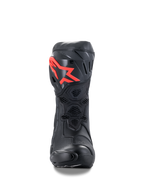 Alpinestars Supertech R Stiefel, Performance-Rennmotorradstiefel, Schwarz mit rotem Logo, Vorderansicht mit schützender TPU-Schienbeinplatte, Wabenmesh-Belüftung und aerodynamischem Renndesign
