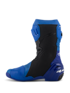 Bottes Alpinestars Supertech R Vented, bleu et noir, vue de profil, bottes de moto de course haute performance avec microfibre perforée pour la ventilation, plaque de tibia en TPU et logo Alpinestars sur le talon