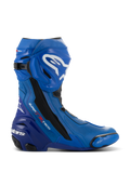 Bottes Alpinestars Supertech R Vented, bottes de course moto bleues et noires, vue de profil avec logos blancs, zones de ventilation perforées étendues, talon renforcé et slider d'orteil remplaçable.