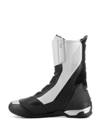 Alpinestars SP-X BOA laarzen, middelhoge sportmotorlaarzen, zwart en zilver, slank zijprofiel met zilveren panelen en geperforeerde details, zwarte TPU-hielkap en Alpinestars branding.