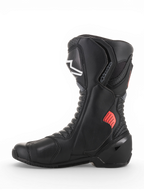 Alpinestars SMX-6 V2 Vented laarzen, zwarte motorlaarzen voor motorracing, details in grijs en fluorescerend rood, ademende meshpanelen en beschermende enkel- en scheenbeschermers.