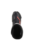 Alpinestars SMX-6 V2 Vented laarzen, zwarte motorlaarzen voor racing met fluorescerend rode accenten, bovenaanzicht met geperforeerd bovenwerk, enkelbescherming en laarsopening