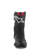 Alpinestars SMX-6 V3 Stiefel, Performance-Motorradstiefel, Schwarz-Weiß-Rot-Grafik, Vorderansicht mit einem großen weißen Astar-Logo auf dem Schienbein, roten Akzenten oben und Flexzonen mit Mesh-Struktur für die Rennstrecke und die Straße.