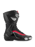 Alpinestars SMX-6 V3 laarzen, motorracelaarzen, zwart, zilver en rood, zijaanzicht met laterale TPU-enkelbrace, vervangbare teenslider en mesh flex-zones voor circuit- en straatgebruik.