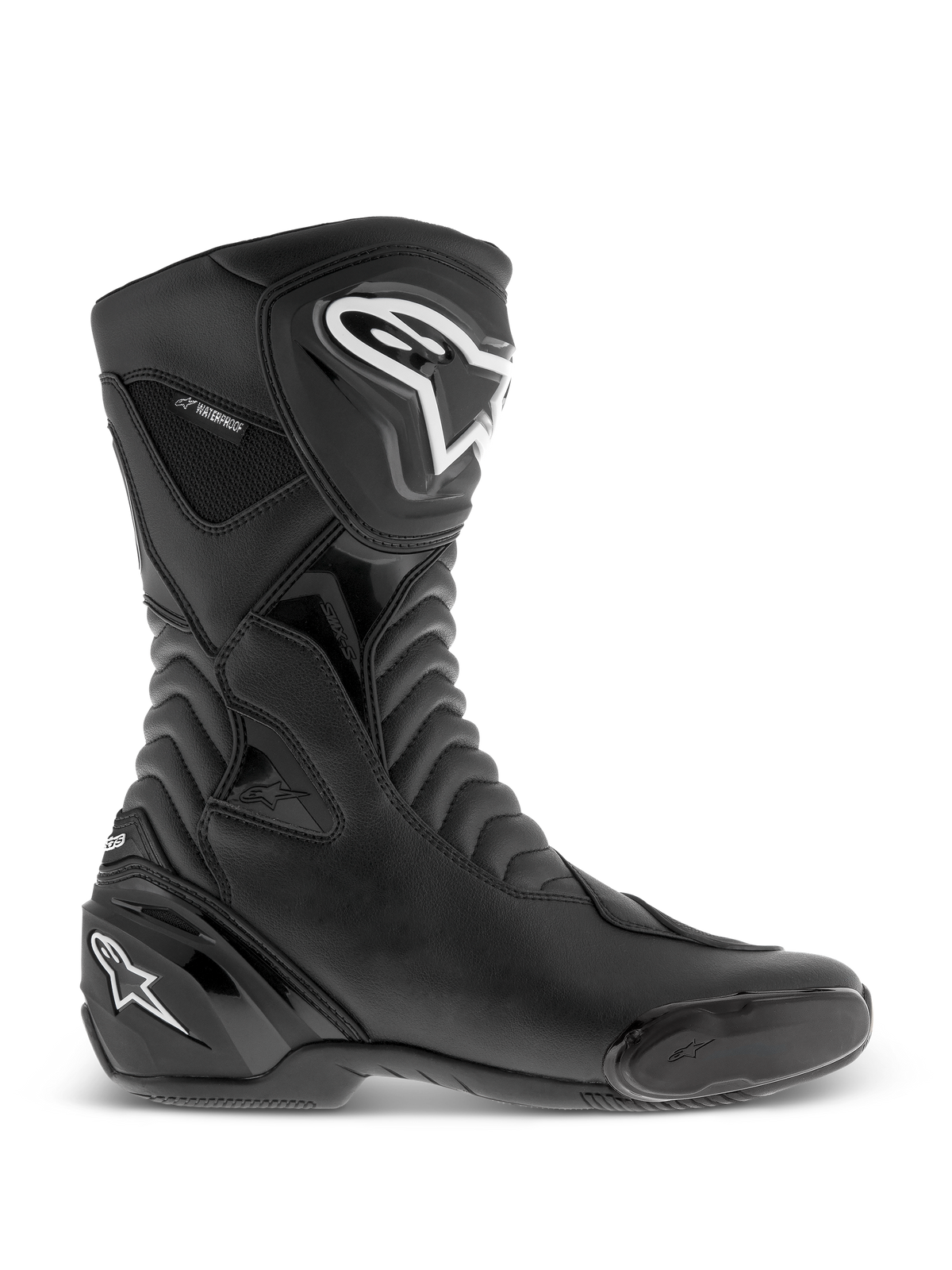 Alpinestars SMX S Waterproof motorlaarzen, zwarte motorlaarzen, zijaanzicht met witte logo's op de scheenplaat en hiel, getextureerde accordeon flex-panelen, duurzame microvezelconstructie en waterdichte branding, strakke sport-touring motorlaarzen