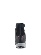 Alpinestars CR-8 GORE-TEX schoenen, waterdichte motorschoenen, zwart met grijs en felrood, achteraanzicht met de nadruk op de hoge elastische kraag, versterkte hielkap en grijze tussenzool.