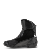 Alpinestars Damen Stella Valencia Waterproof Stiefel, Schwarz, Seitenansicht, Mehrpaneel-Design aus Leder und Wildleder, vordere und hintere Akkordeon-Flexzonen, niedrig geschnittene Motorrad-Tourenstiefel