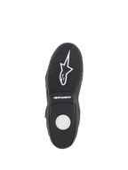 Alpinestars Fastback 2 Drystar® wasserdichte Schuhe, Motorradschuhe, Schwarz und Weiß, Sohlenansicht mit strukturierter Gummiaußensohle, hexagonalem Profilmuster und weißem Alpinestars-Branding