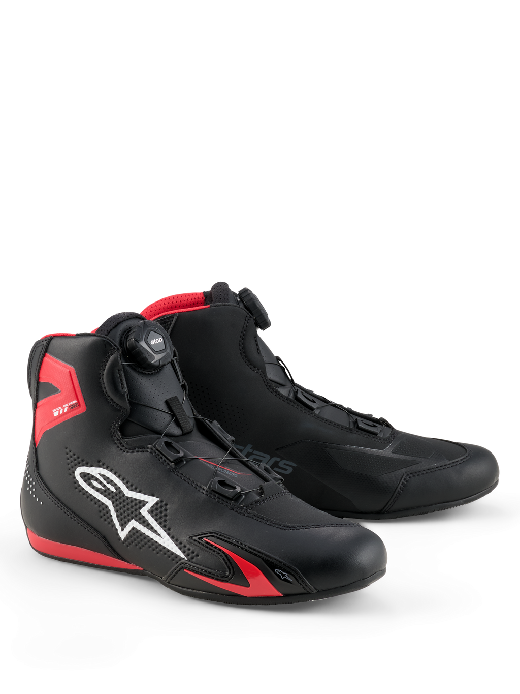 Chaussures Alpinestars Celer, chaussures de moto, noir et rouge vif, avec logo Astars blanc, système de fermeture micrométrique, construction technique en microfibre avec accents en TPU rouge, design sportif épuré pour la course et la conduite sur route