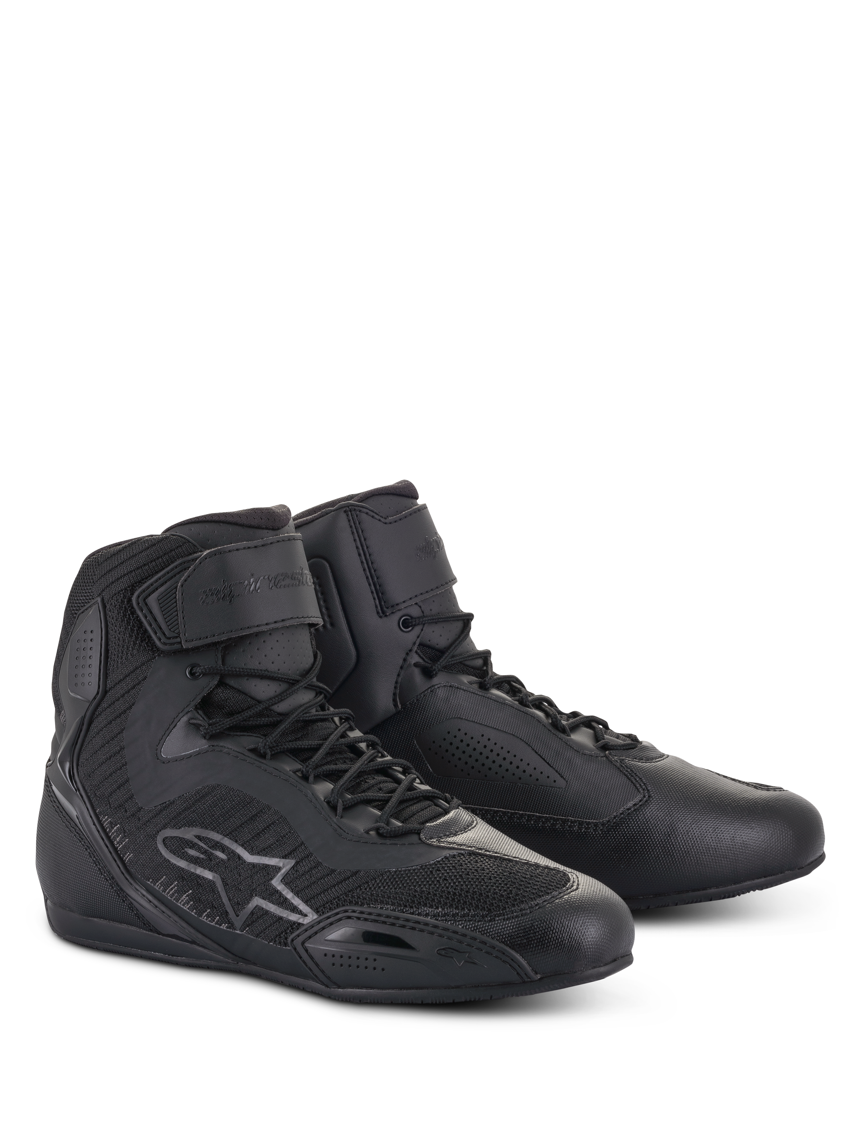 Chaussures Alpinestars Stella Faster-3 Rideknit® pour femme, chaussures de moto montantes en Noir Anthracite, construction en maille tricotée sans couture respirante, fermeture à lacets avec sangle Velcro à la cheville, logo Alpinestars sur le côté, panneaux de protection renforcés et design sportif épuré