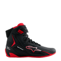 Alpinestars Honda Faster-4 schoenen, zwart-rode hoge motorschoen, strak microvezel ontwerp met gestreept sterlogo, rode zool en gevoerde binnenkant, Honda-branding op de hiel, performance motorsport-schoeisel