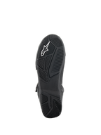 Alpinestars Superfaster schoenen, onderaanzicht van de zool, zwarte rubberen buitenzool met technisch ontworpen grip-patronen in meerdere richtingen, wit Alpinestars-logo en reliëfopdruk, technisch schoeisel voor motorrijden
