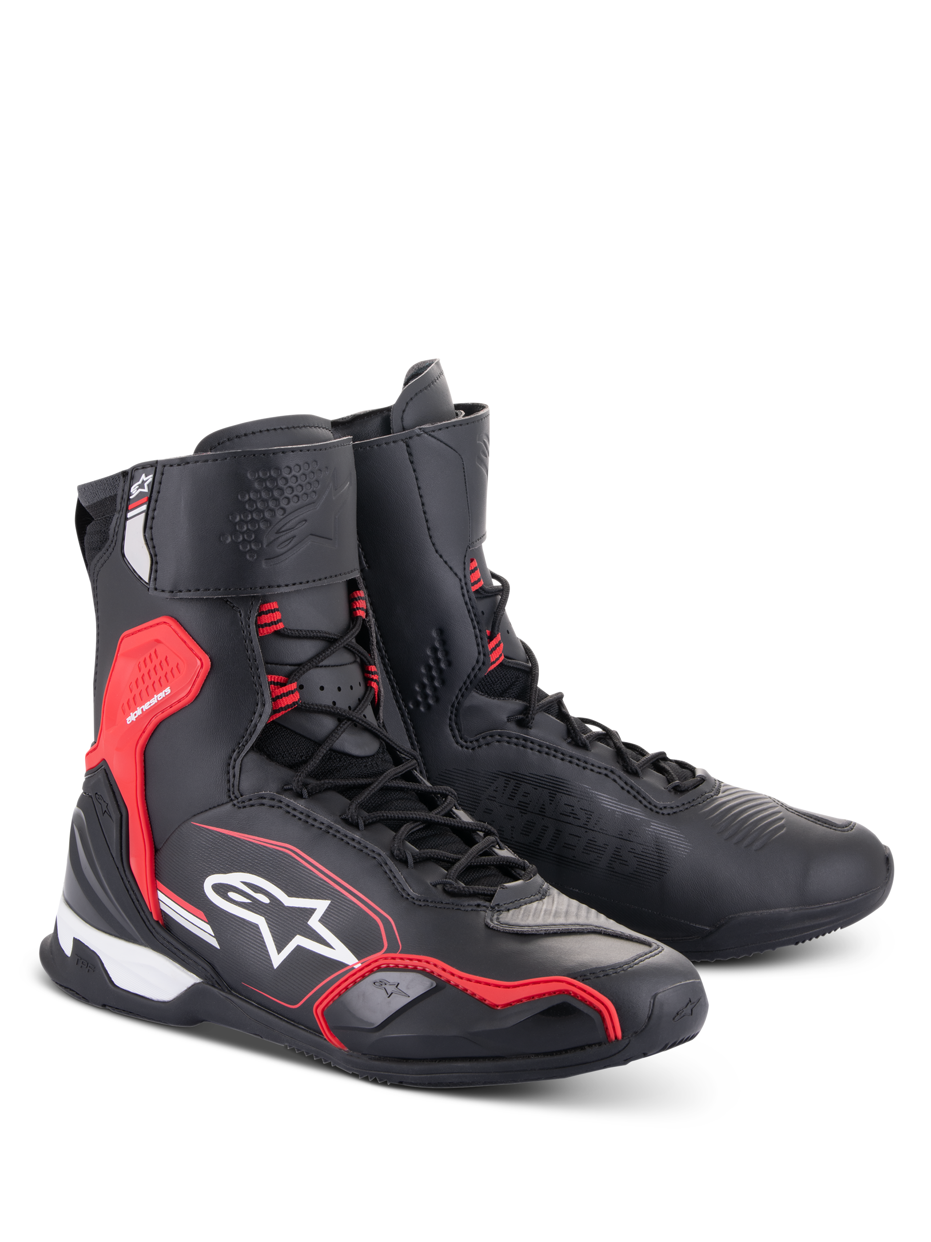 Chaussures Alpinestars Superfaster, chaussures de moto, noir, rouge vif et blanc, design montant avec système de laçage rapide, protection renforcée de la cheville et du talon, avec logo Alpinestars et construction en microfibre technique