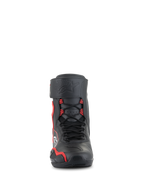 Chaussures Alpinestars Superfaster, chaussures de moto montantes, noir avec des accents rouge vif et blanc, vue de face avec système de laçage rapide, sangle de protection du tibia avec logo étoile embossé et zone des orteils renforcée.